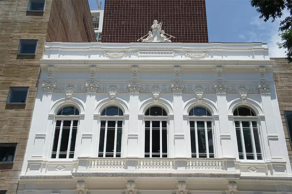 Conservatório ou escola de música?