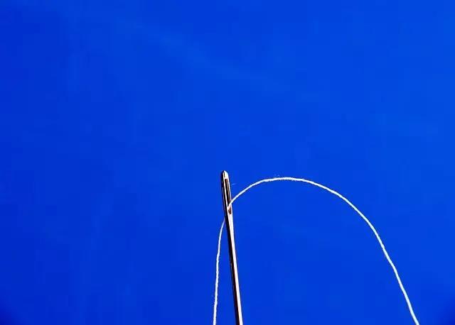 O model da gravatinha é essencial para guiar o costureiro na hora do trabalho de coser o tecido.