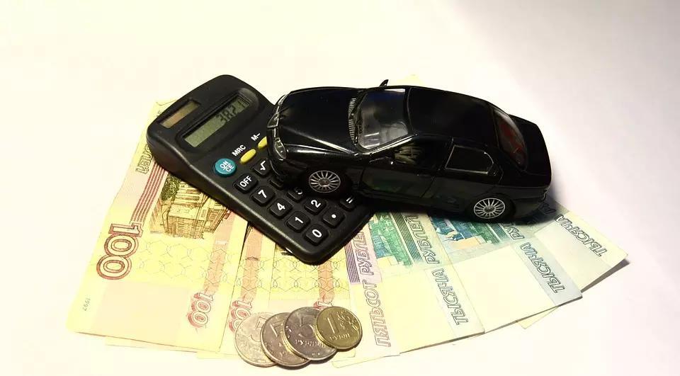O professor deve prever os gastos com transporte na hora de definir a tarifa das suas aulas de alemão.