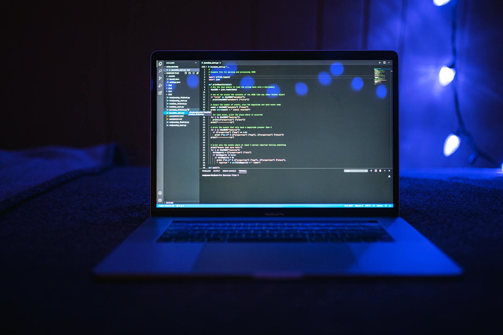 ecrã de computador com linhas de código