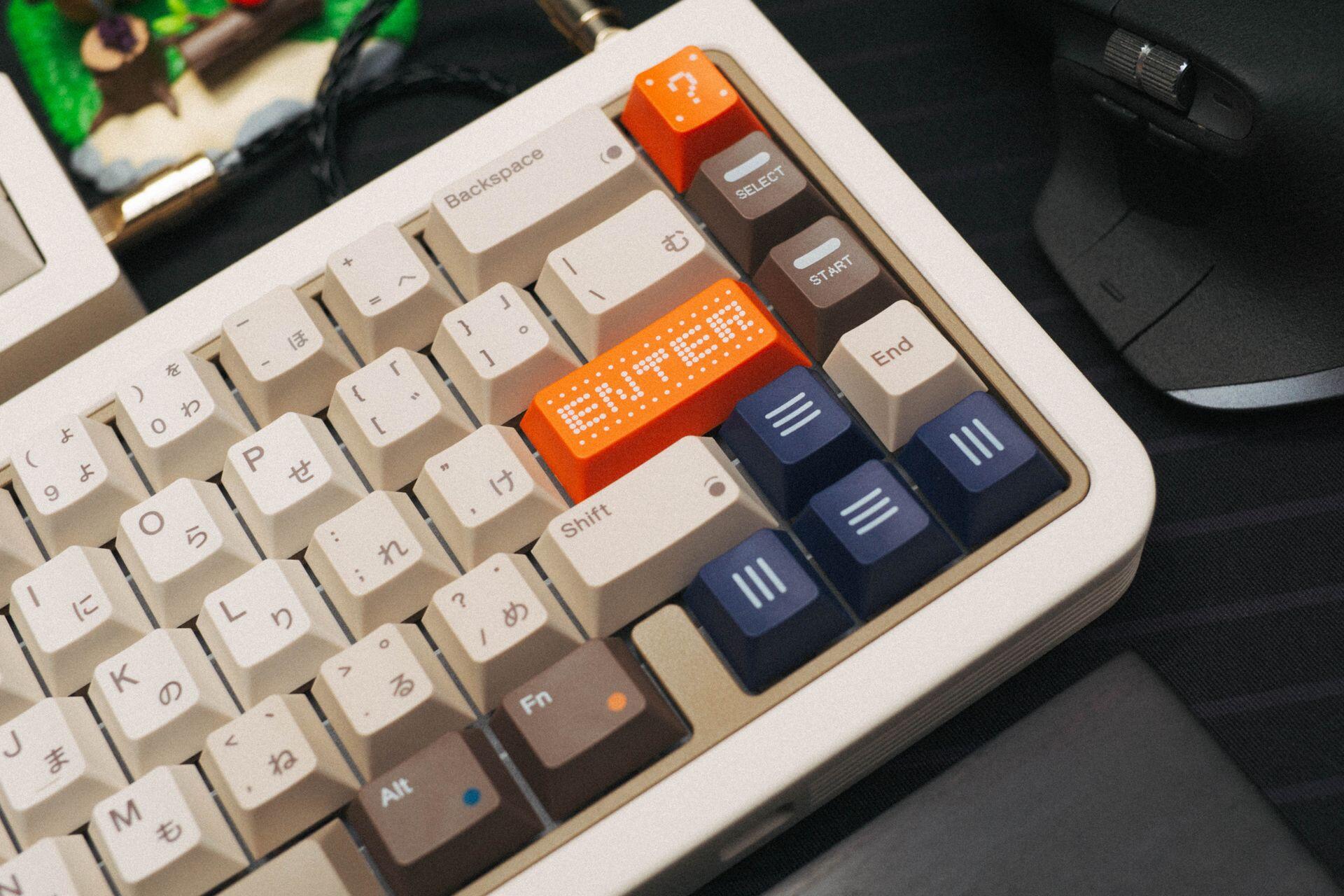teclado de computador com teclas de várias cores