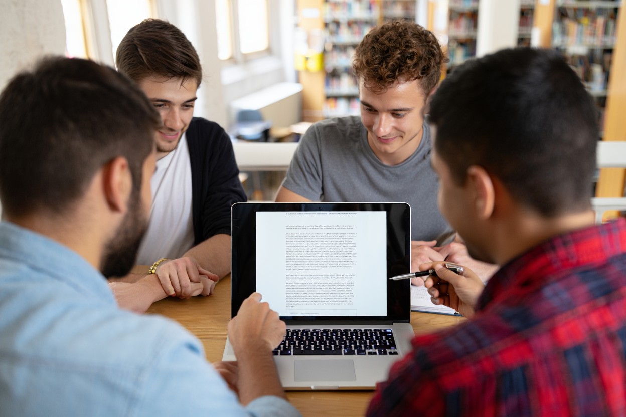 منصة تعليمية متميزة لطلبة المدارس والجامعات