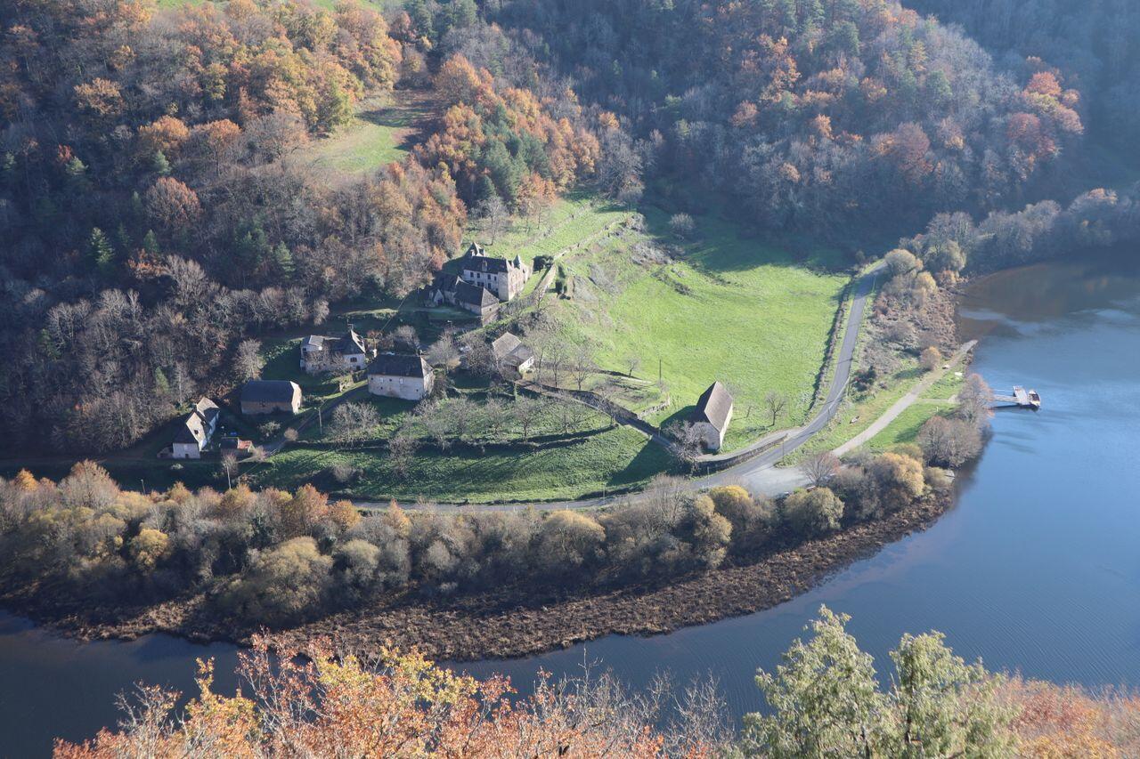 vue de la correze un village pittoresquz