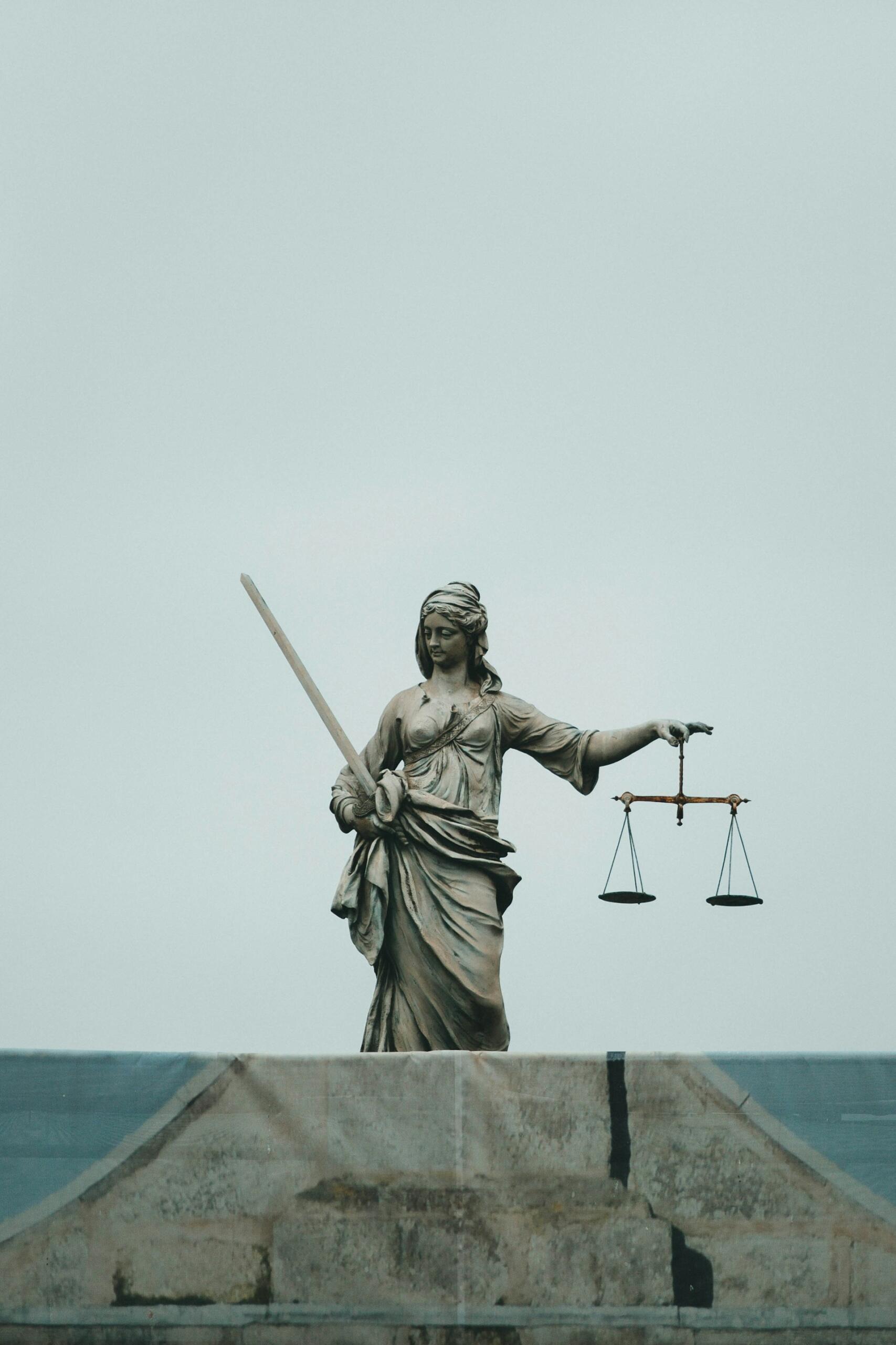 statue femme justice