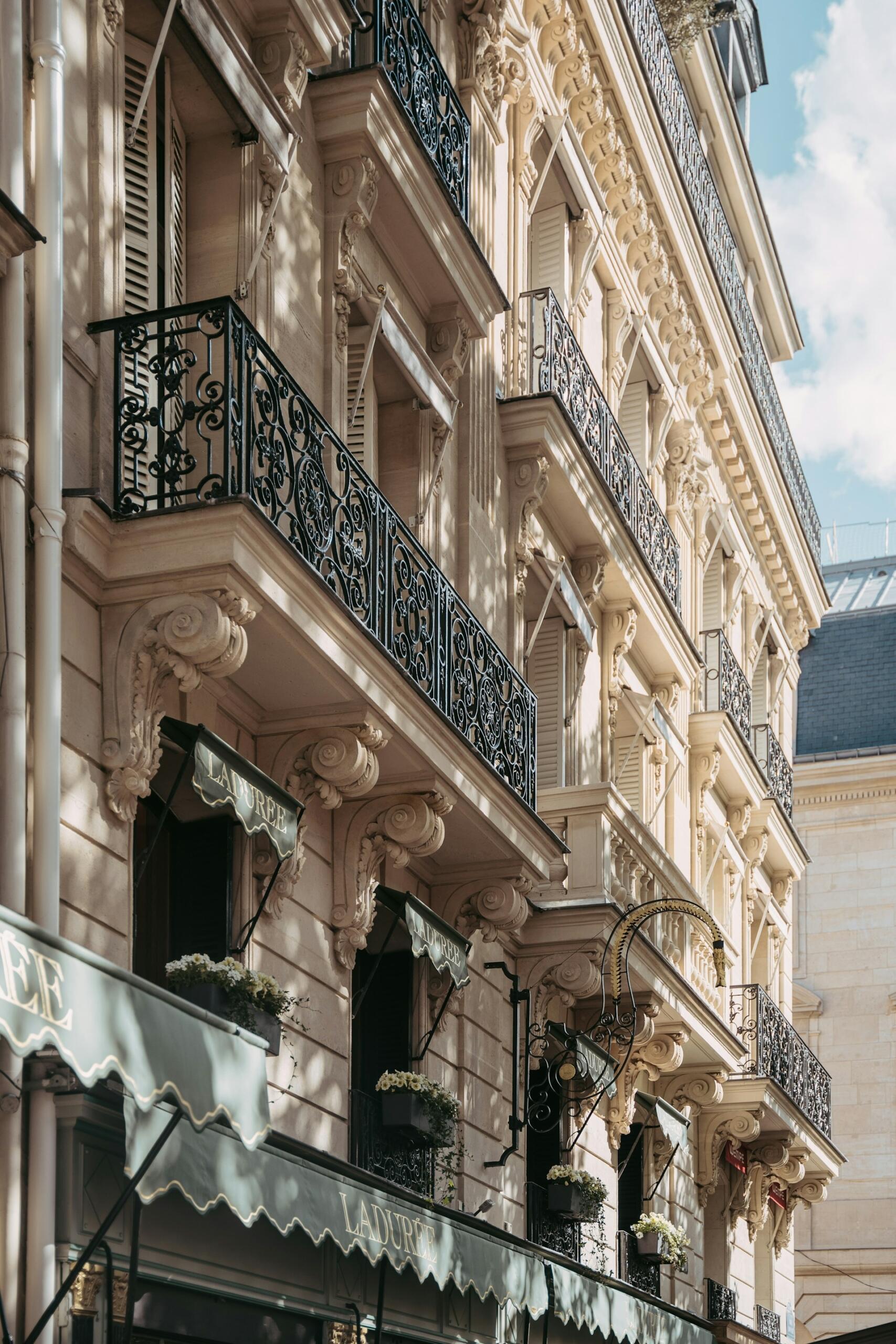 vue d'une façade haussmannienne