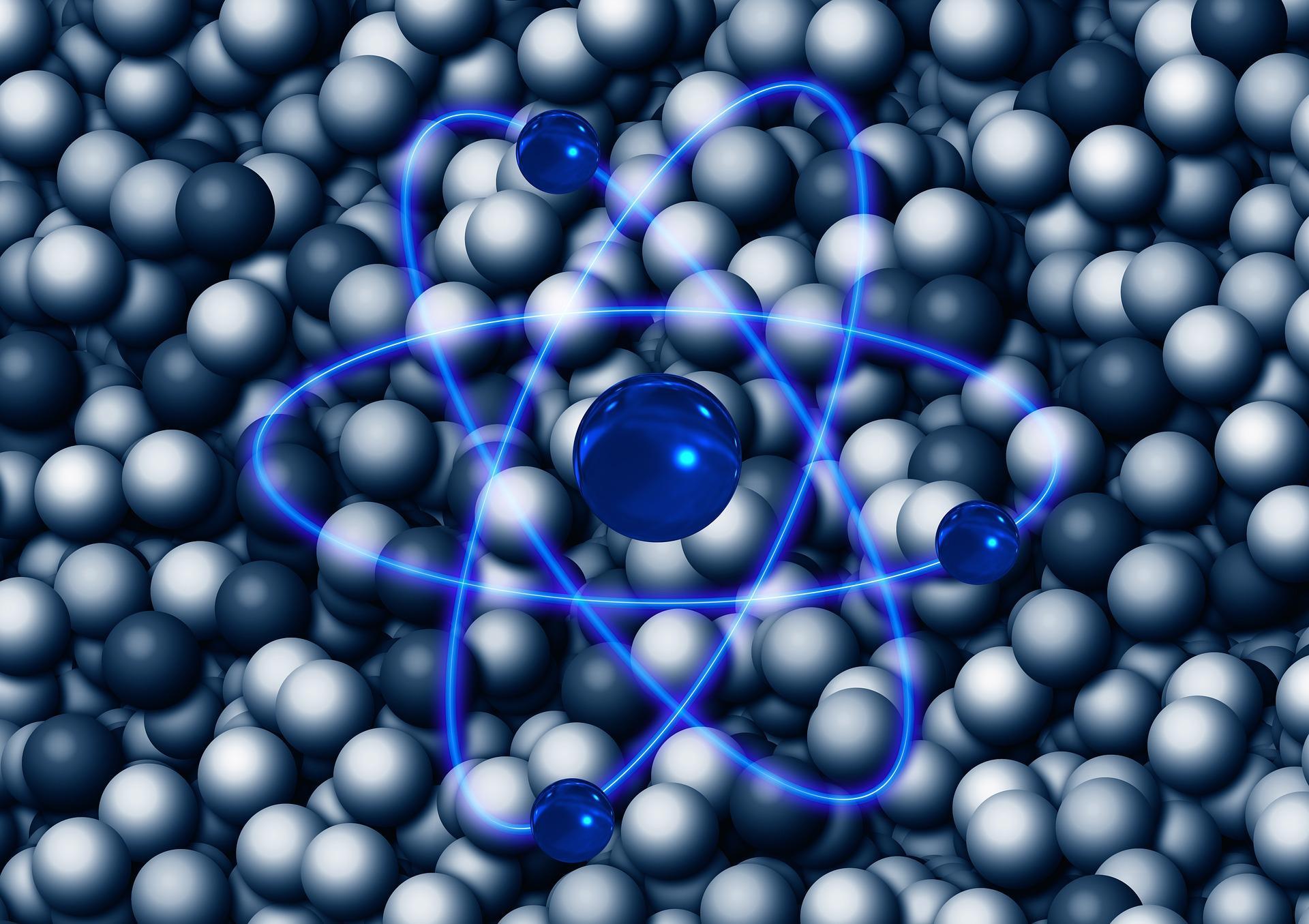 Quelle force permets aux atomes de garder leur cohésion ?