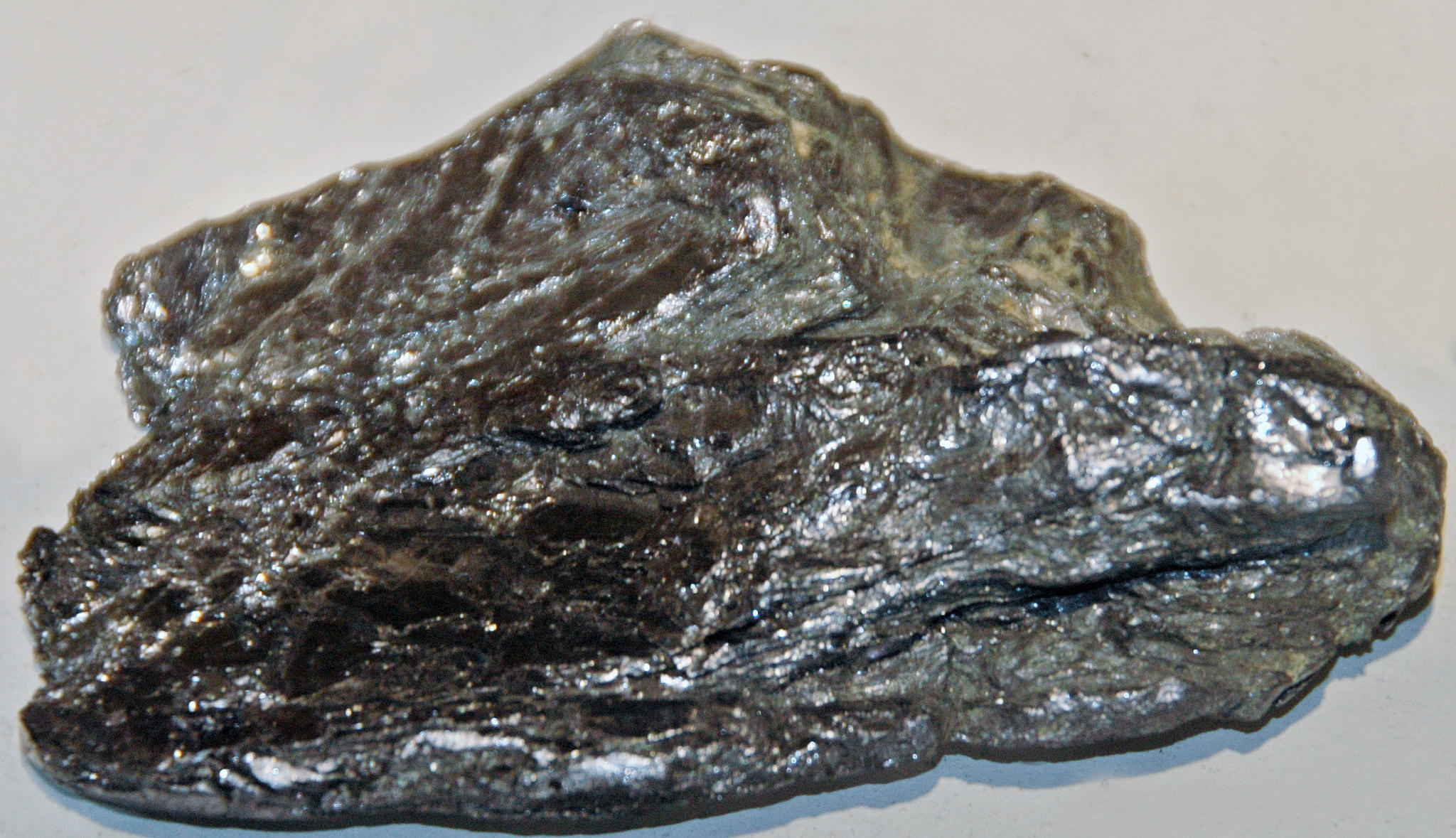 Quelle est ce minerai contenant du Molybdène ?