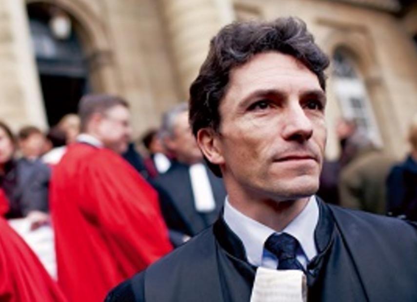 Que peut ordonner le juge d'instruction en matière pénale ?