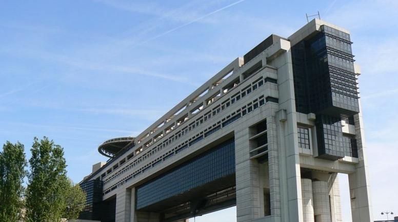 Comment procède-t-on à l'élaboration du budget en France ? 