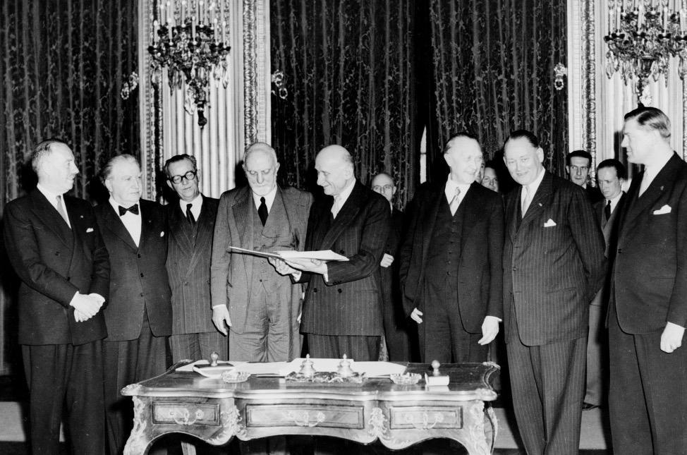 La dénonciation ou le retrait sont en général réglementé par le traité.