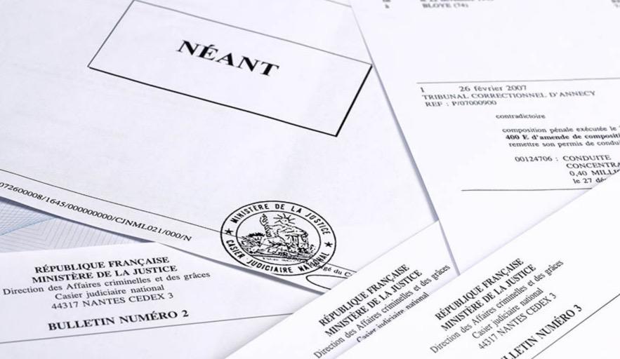 L'obligation d'exemplarité des fonctionnaires.