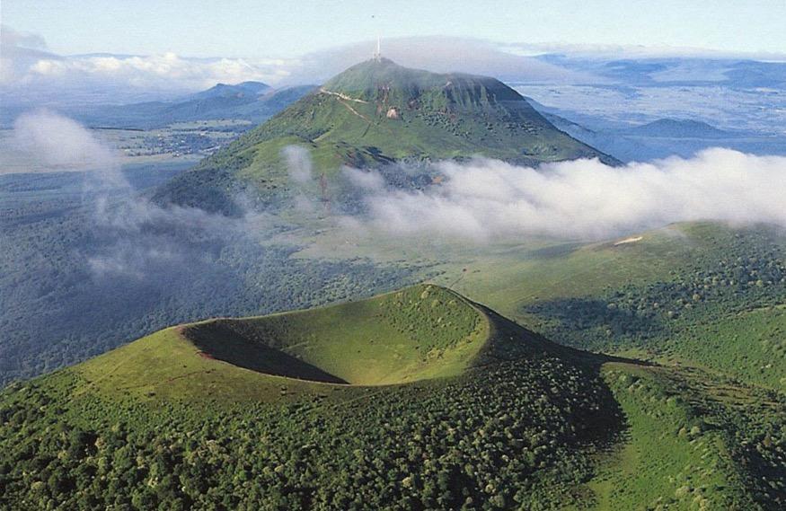 La loi du 9 janvier 1985 relative au développement et à la protection de la montagne, dite « loi Montagne ».