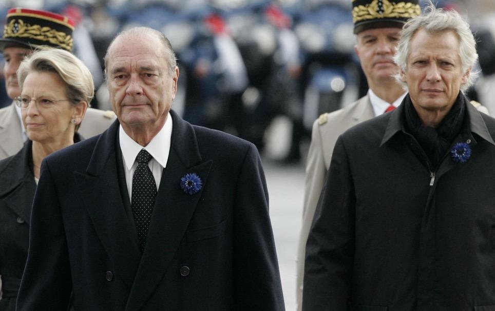 Chirac, Hollande, Macron, Sarkosy, VGDE, Mitterand, Macron : les présidents de la Vème République. 