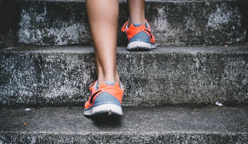Analyser le marché du sport, repérer et comprendre les particularités des acteurs, d'Elaborer et mettre en œuvre une stratégie marketing spécifique au domaine du sport.