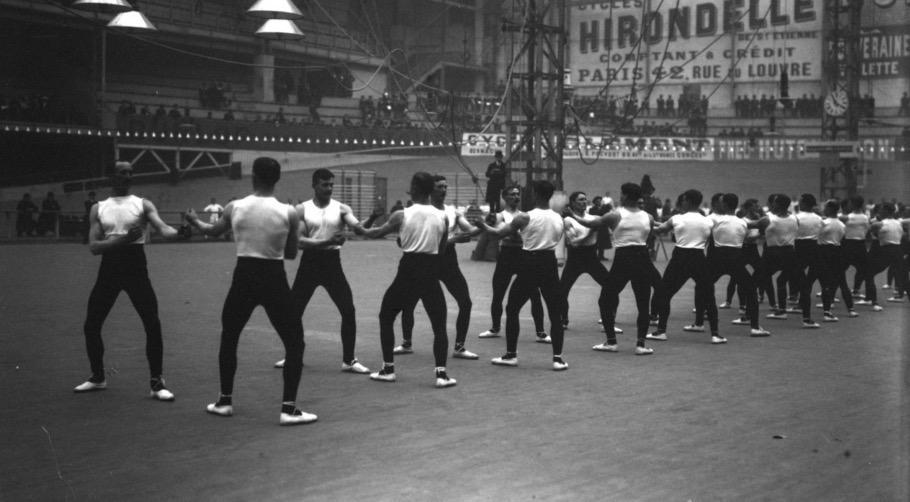 La Gymnastique est l'un des sports Olympiques les plus anciens, elle est par conséquent intimement liée aux Jeux de l'Antiquité.