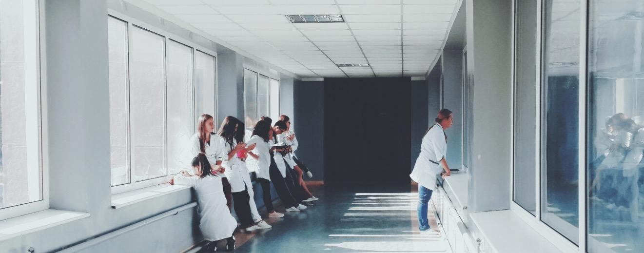 Comment comprendre le statut administratif des EPS ?