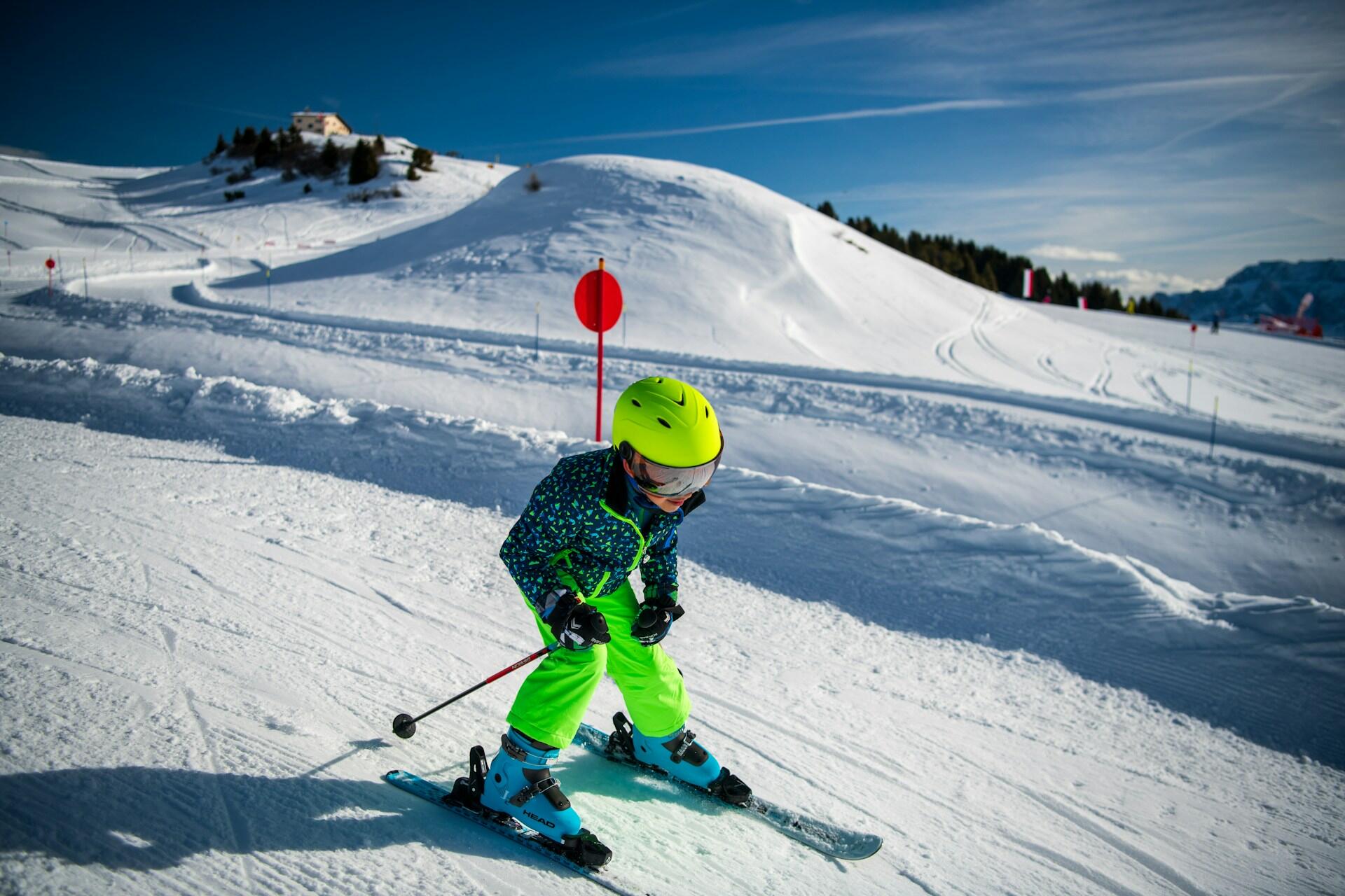 enfant skiant