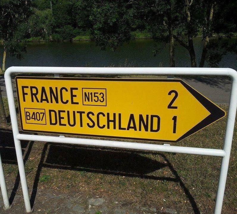 panneau en langue française et allemande