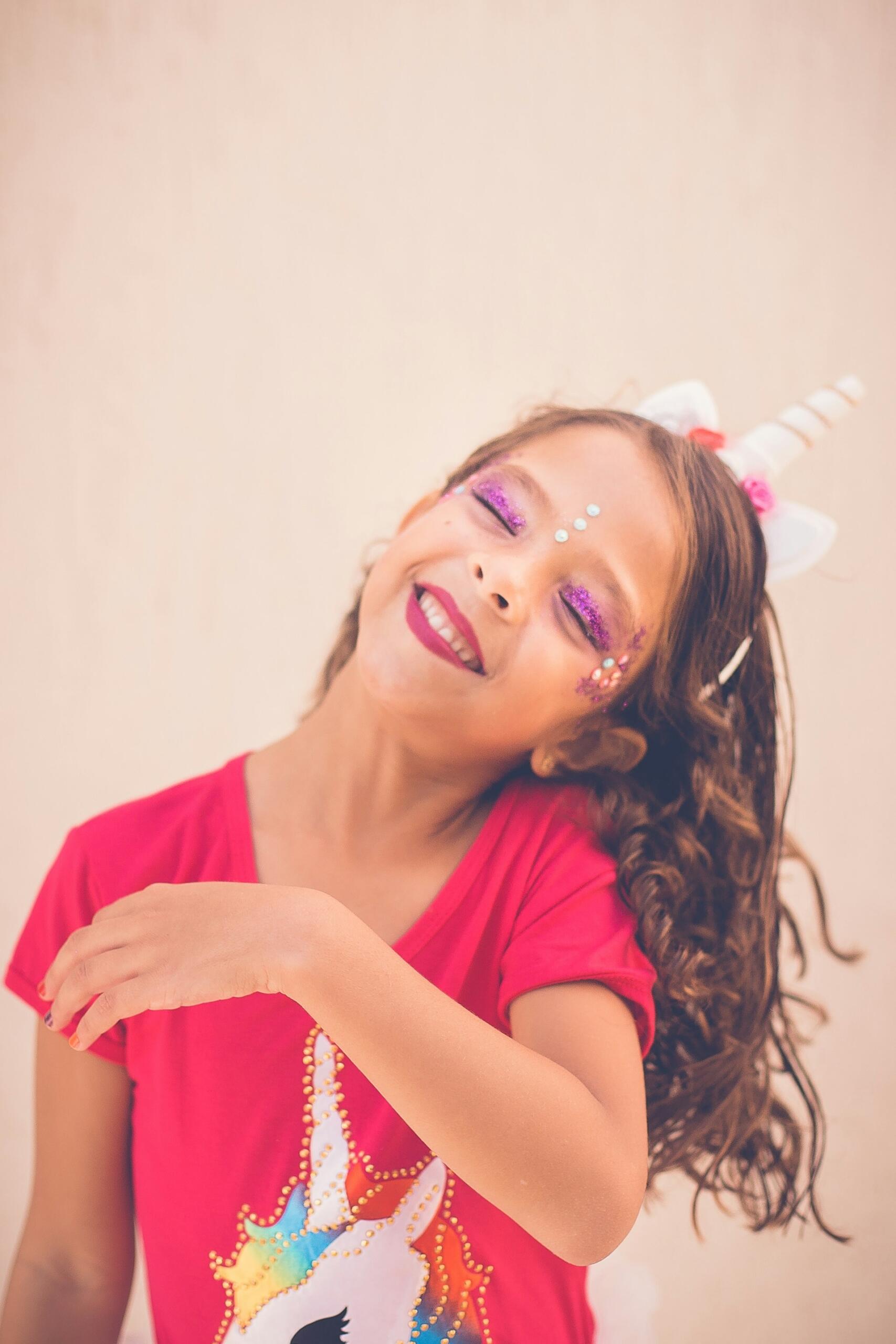 petite fille souriant