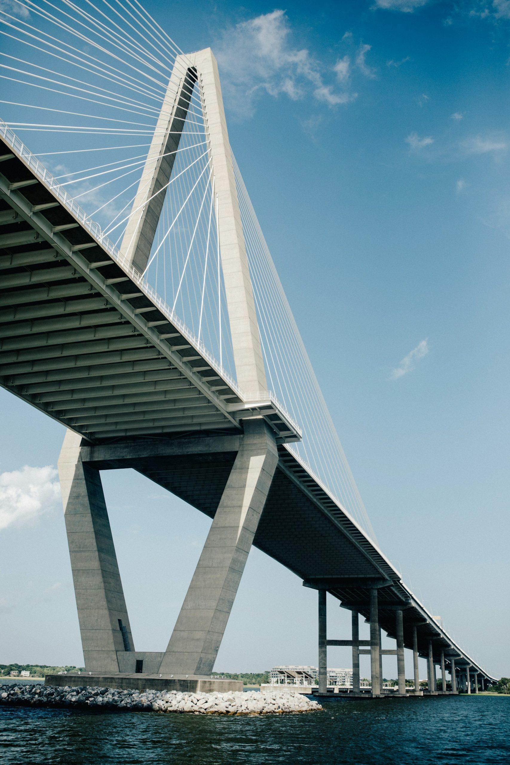 pont au-dessus de la mer