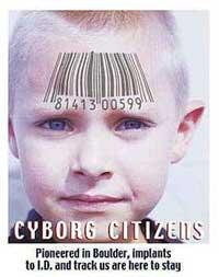 enfant avec code de barres sur le front