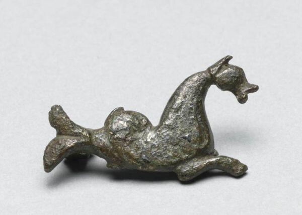 Fibule zoomorphe Musée du Louvre