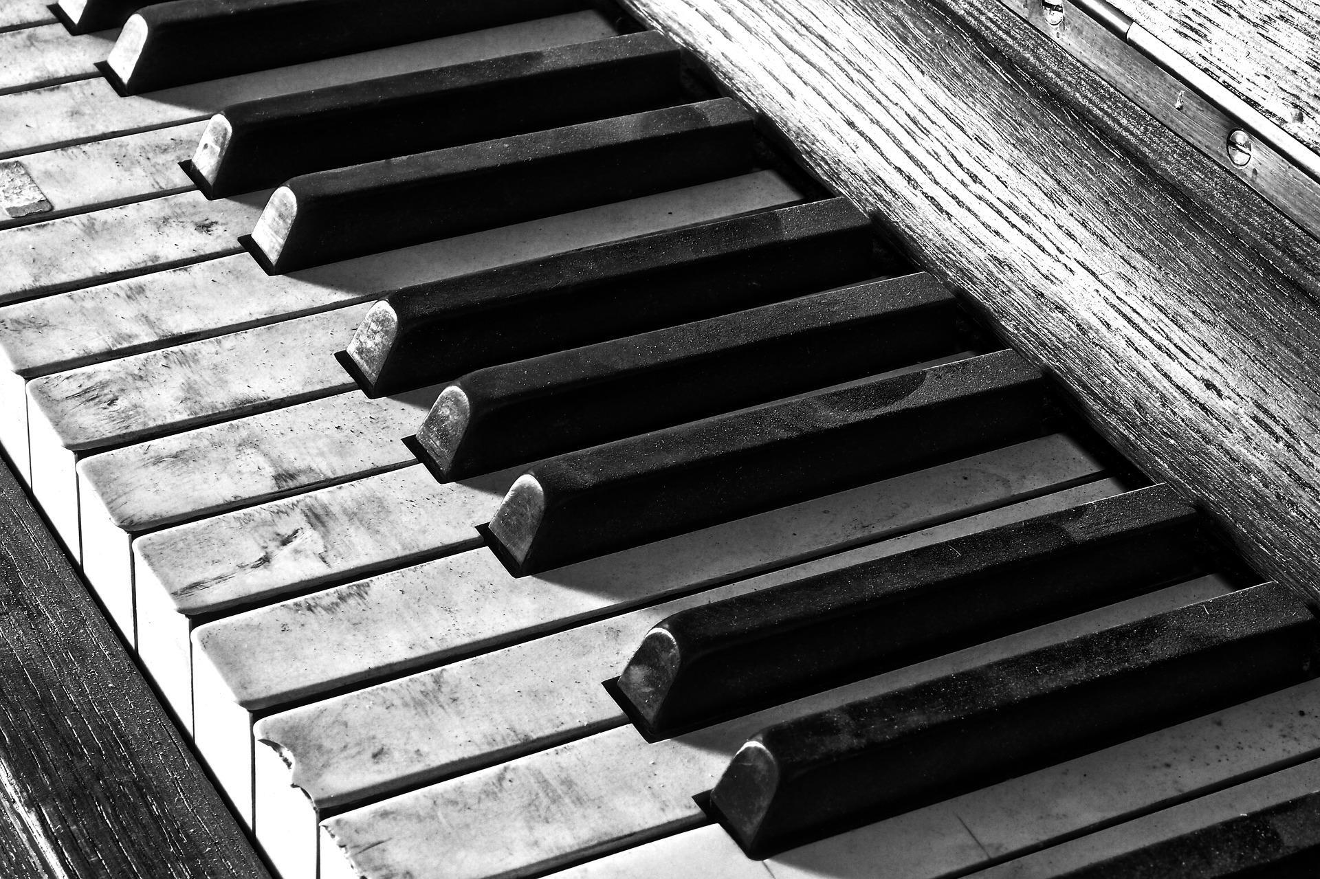 How much do private piano tutors cost?