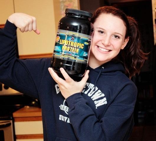 Some people like to add protein powder to their pre-workout drink
