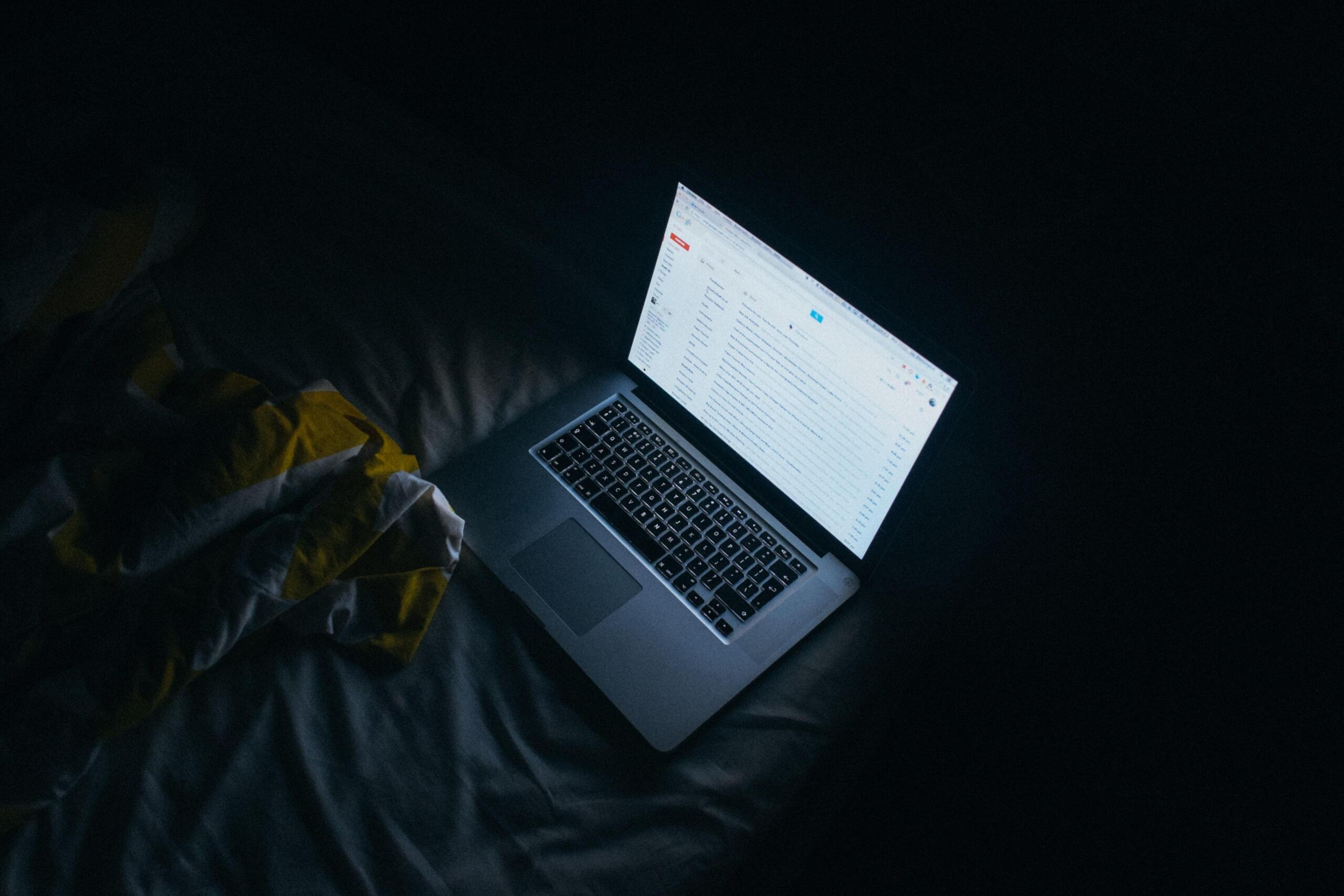 Pot învăța engleza online?