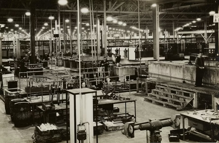 Proizvodnja Spitfajera. Fabrika aviona Kasl Bromvič iz Drugog svetskog rata, Birmingem 1940-46. Proizvođači: Vikers Armstrong