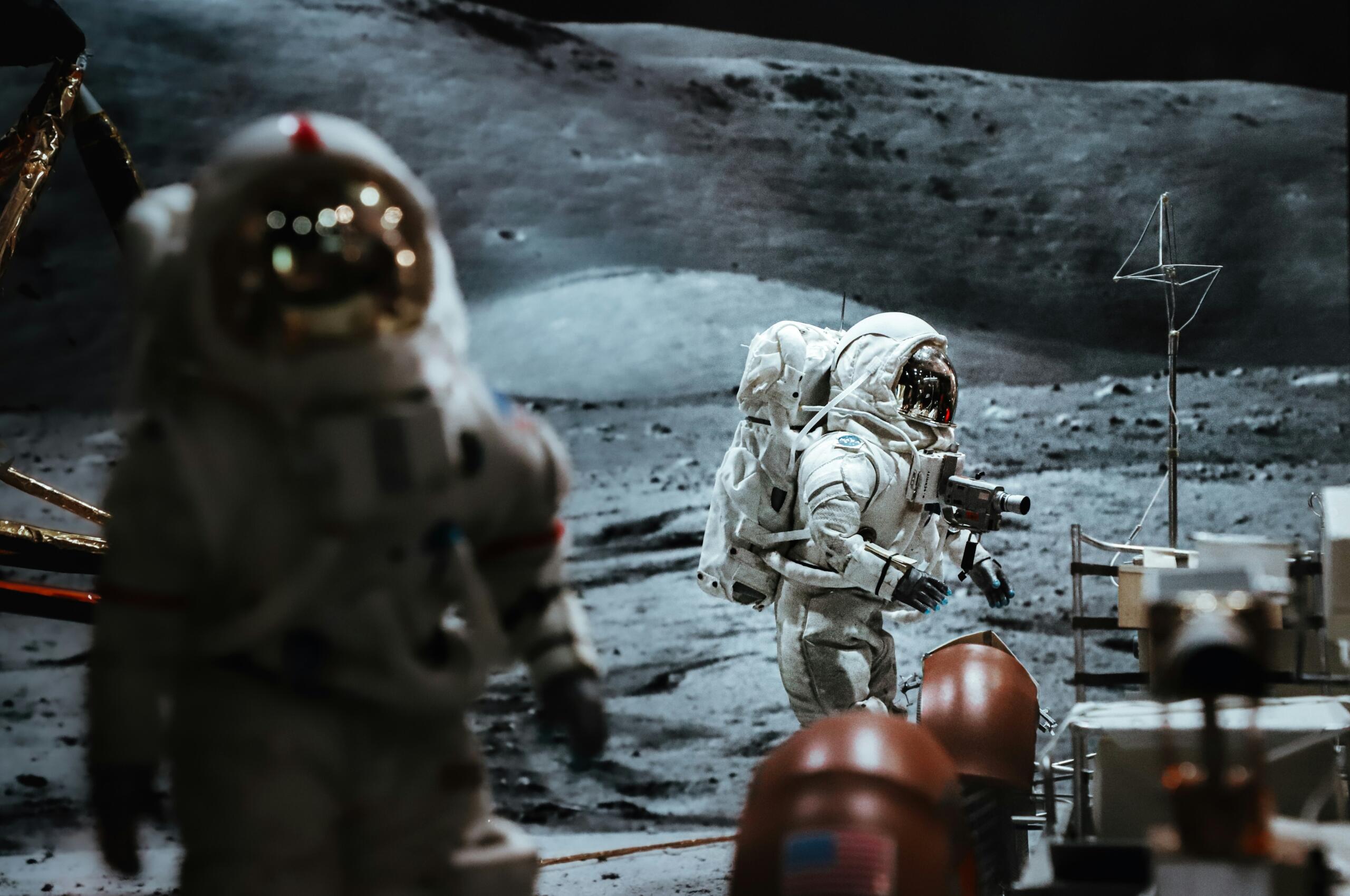 Astronauti istražuju planetu.