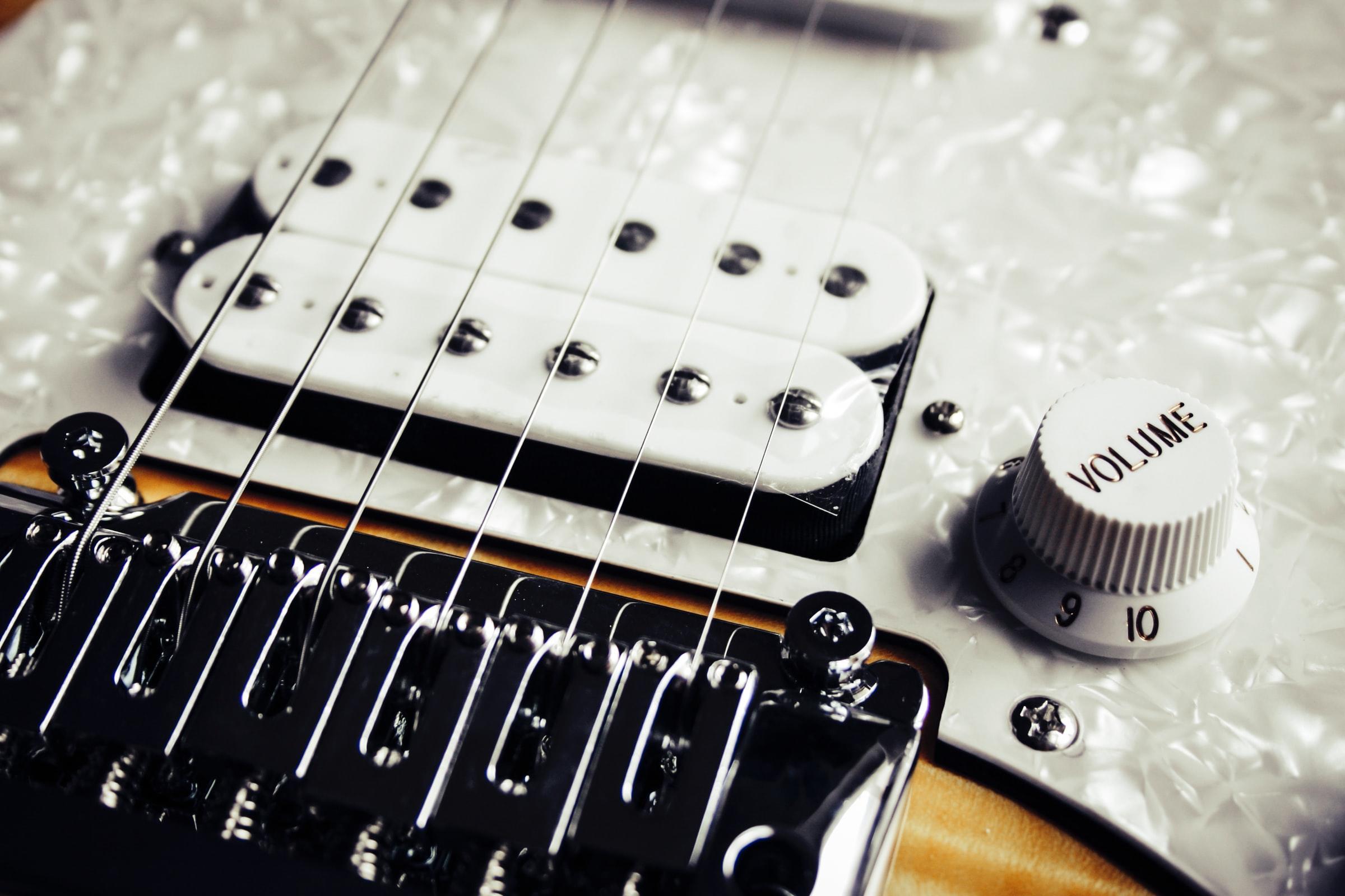 lära sig spela gitarr