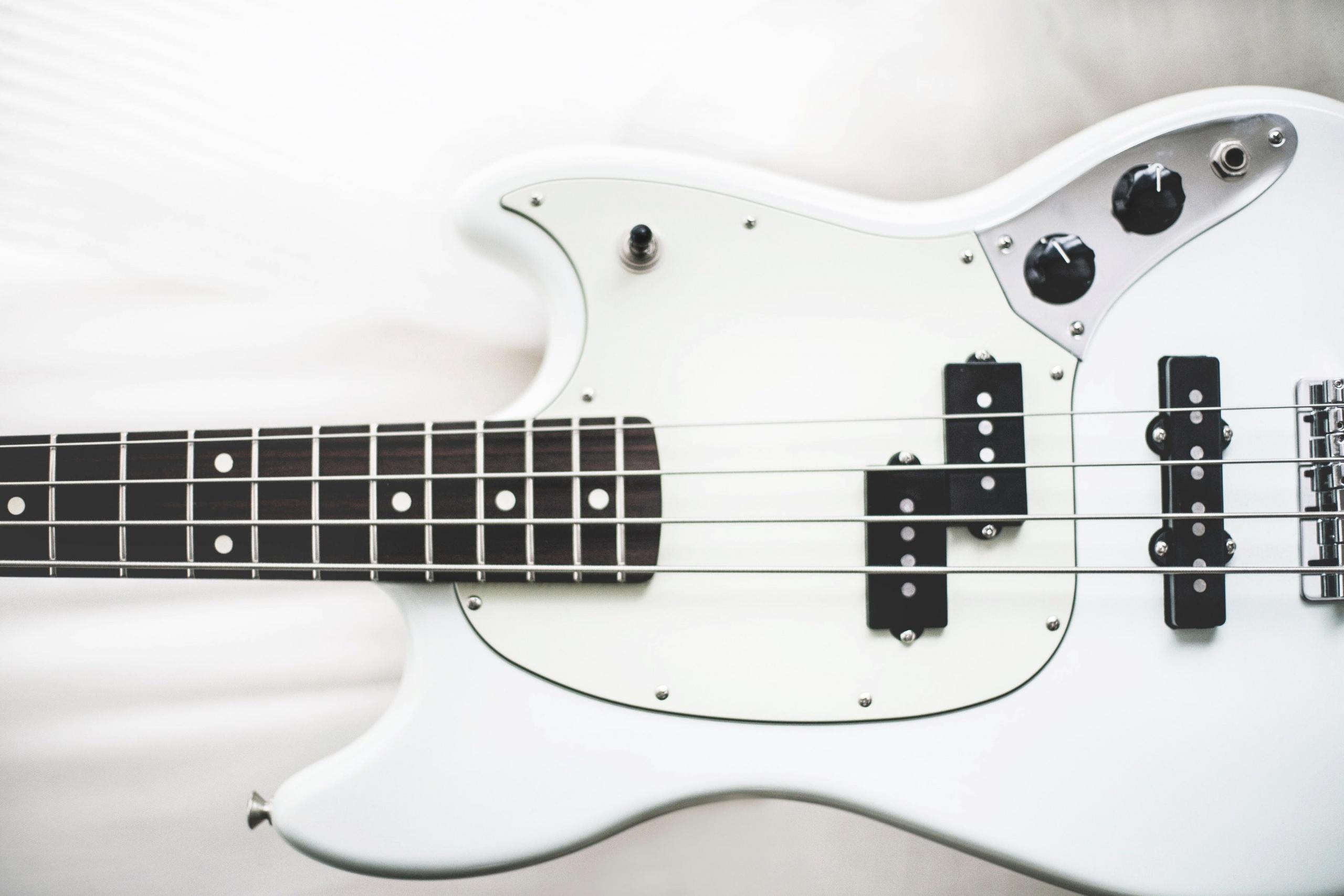 lära sig spela gitarr