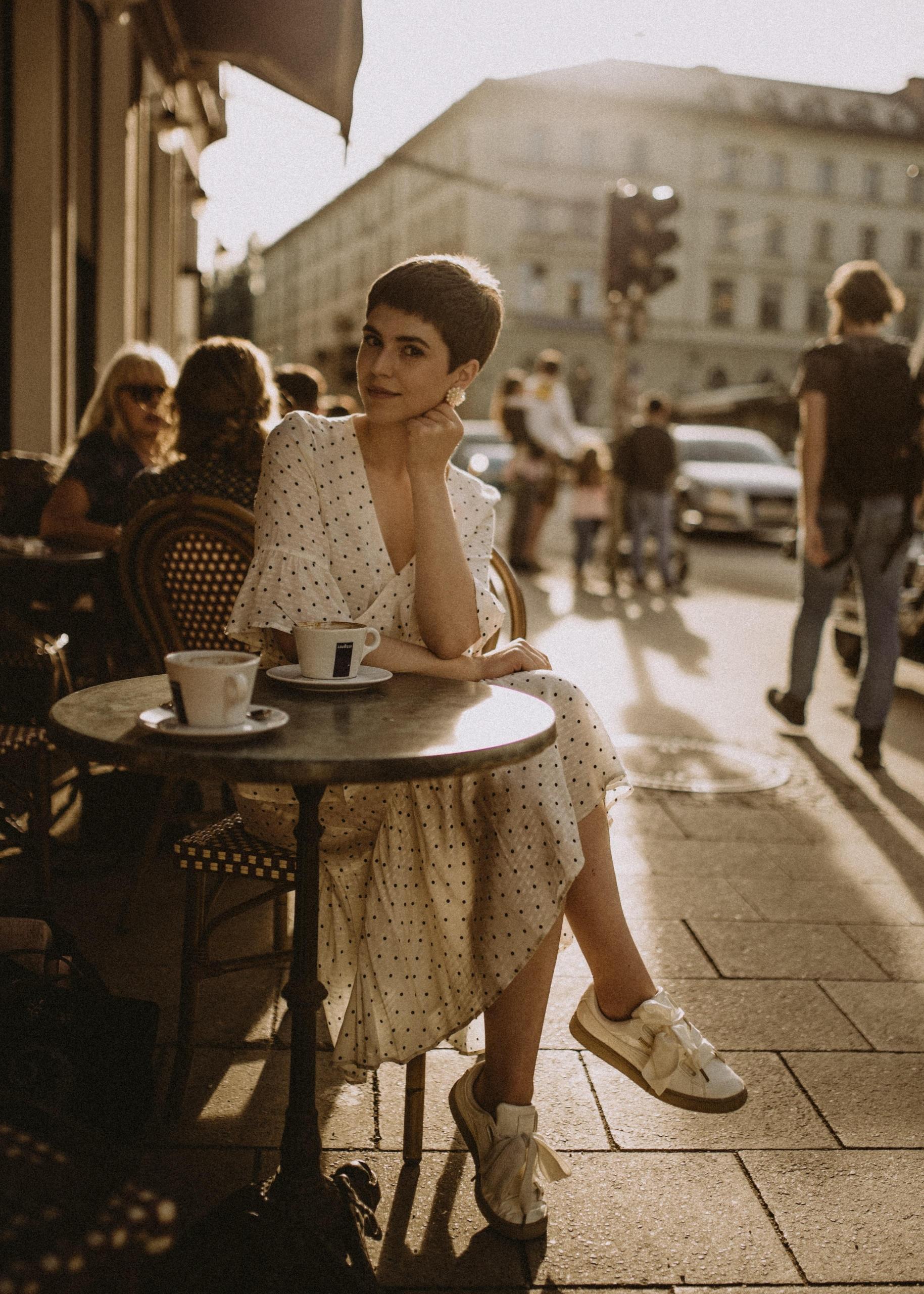 privatlärare franska på café