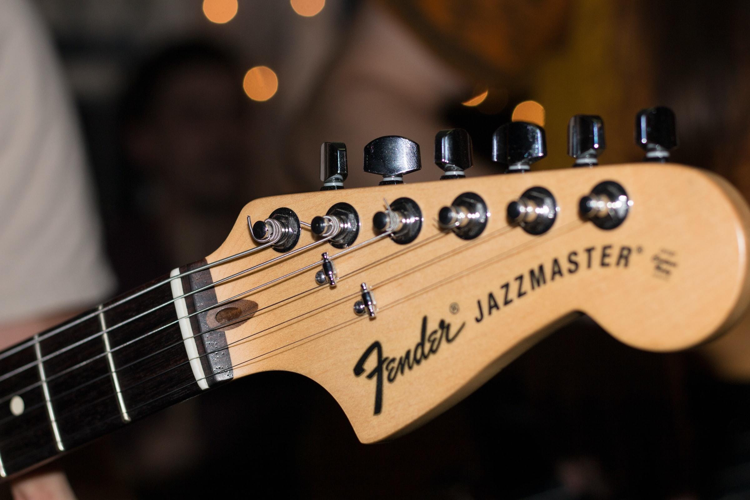 lär dig spela gitarr