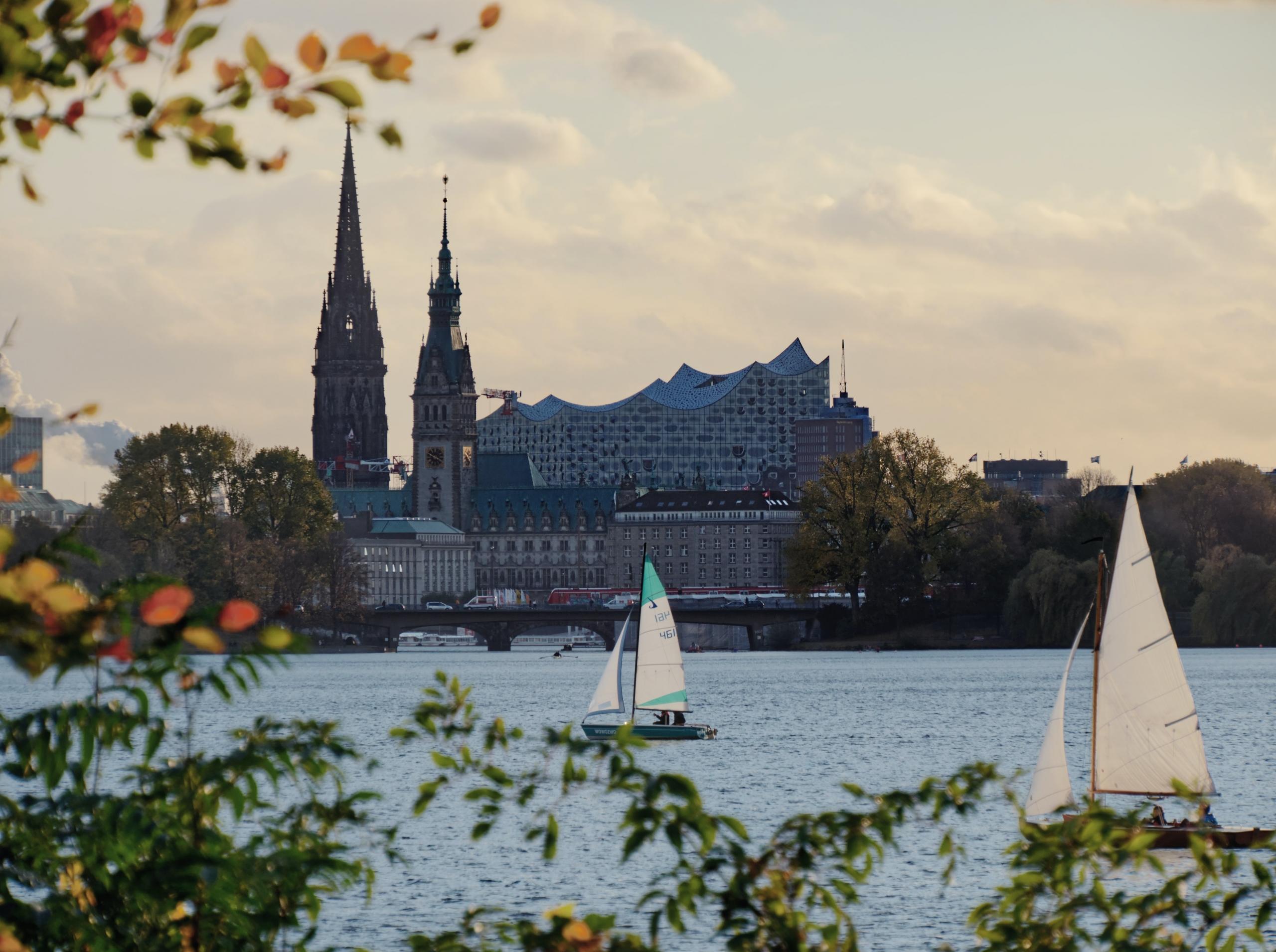Hamburg från vattnet