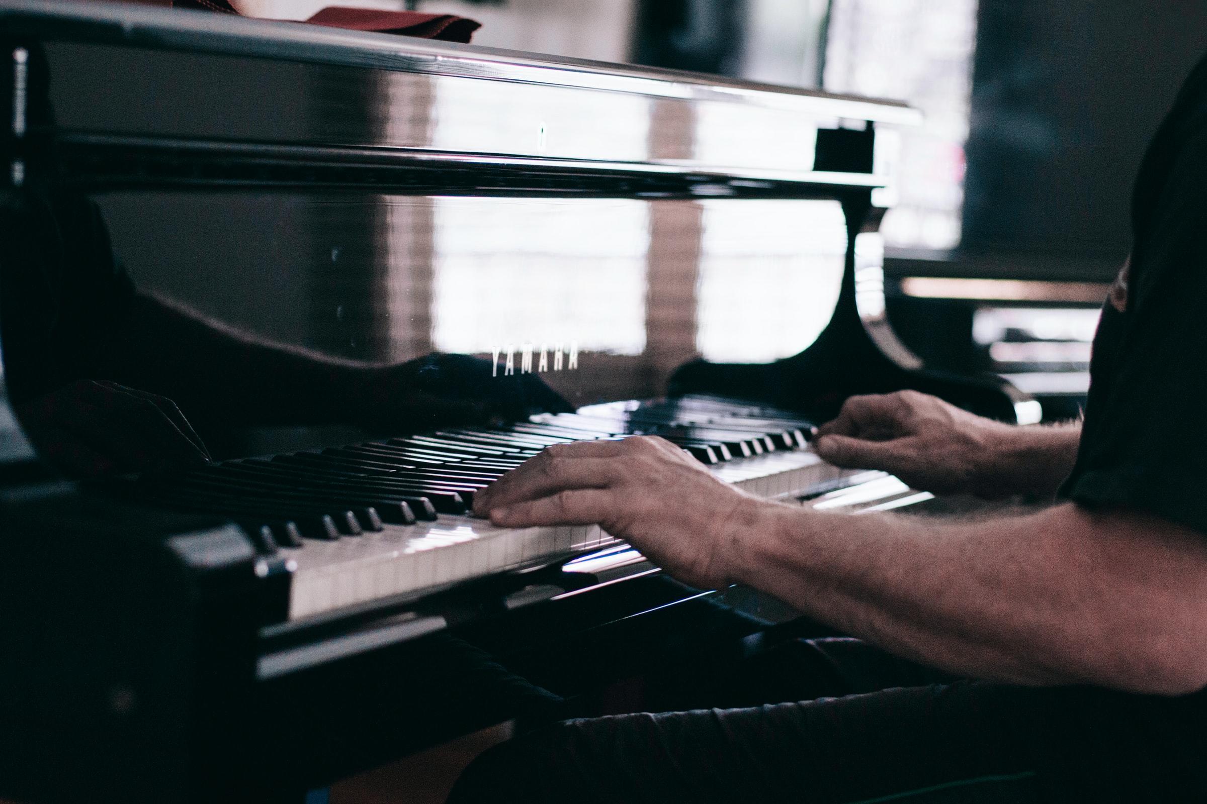 lär dig spela piano