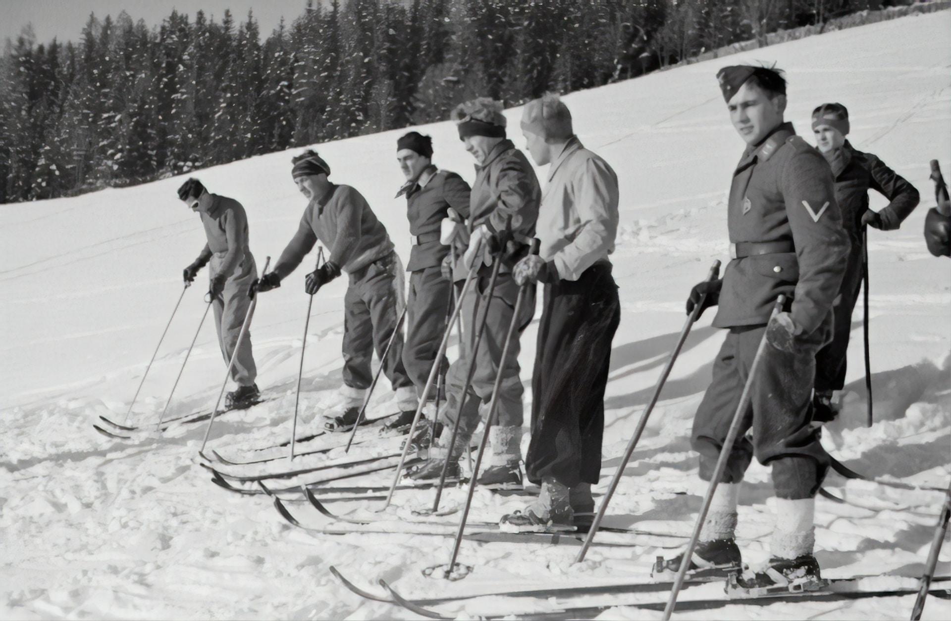 Soldater ute på skidkurs för flygvapnet, 1940