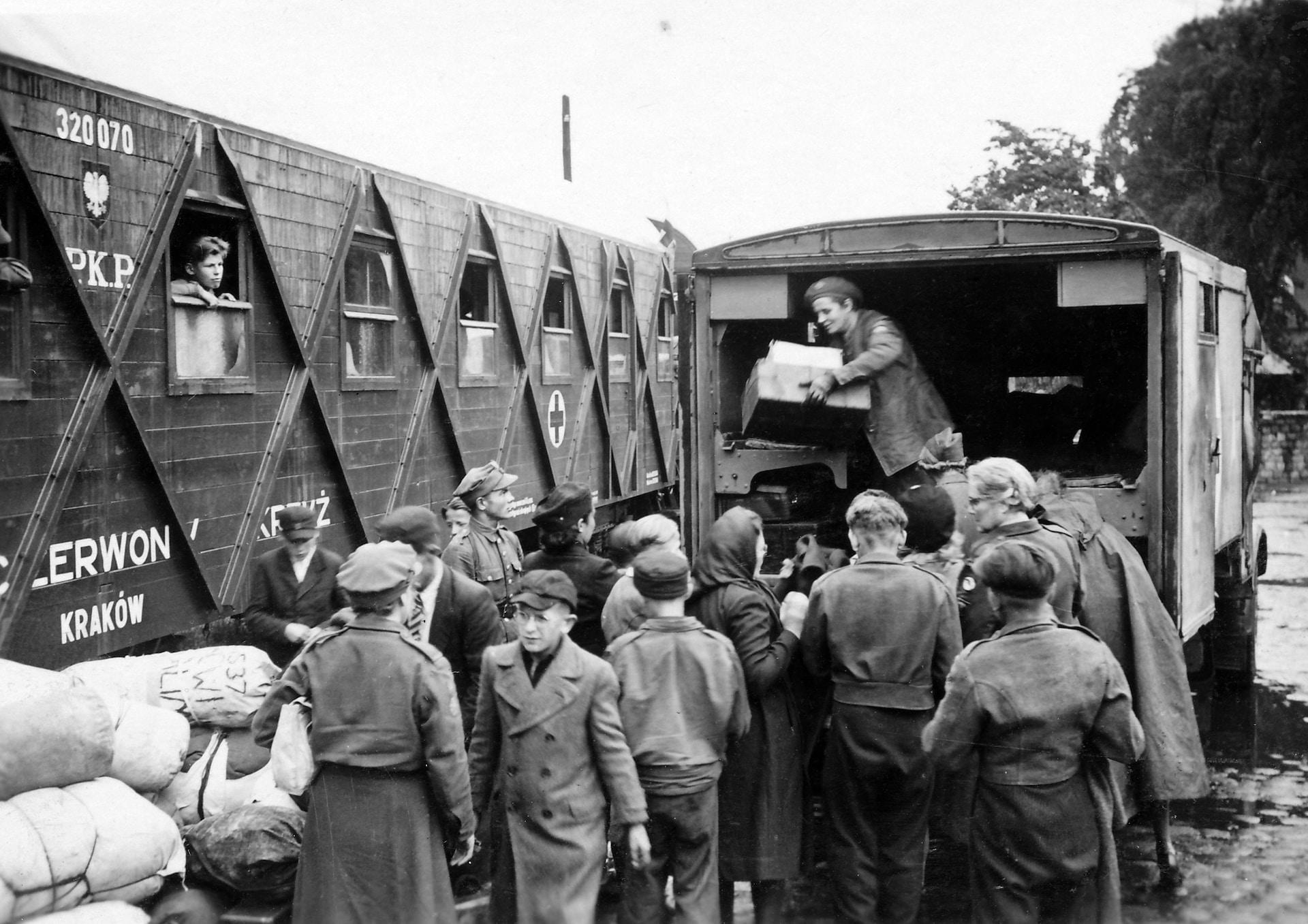 Fördrivna personer i kö för förnödenheter, Salzgitter-regionen, Tyskland, 1946