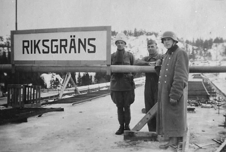 Svartvitt fotografi från Sverige under andra världskriget.