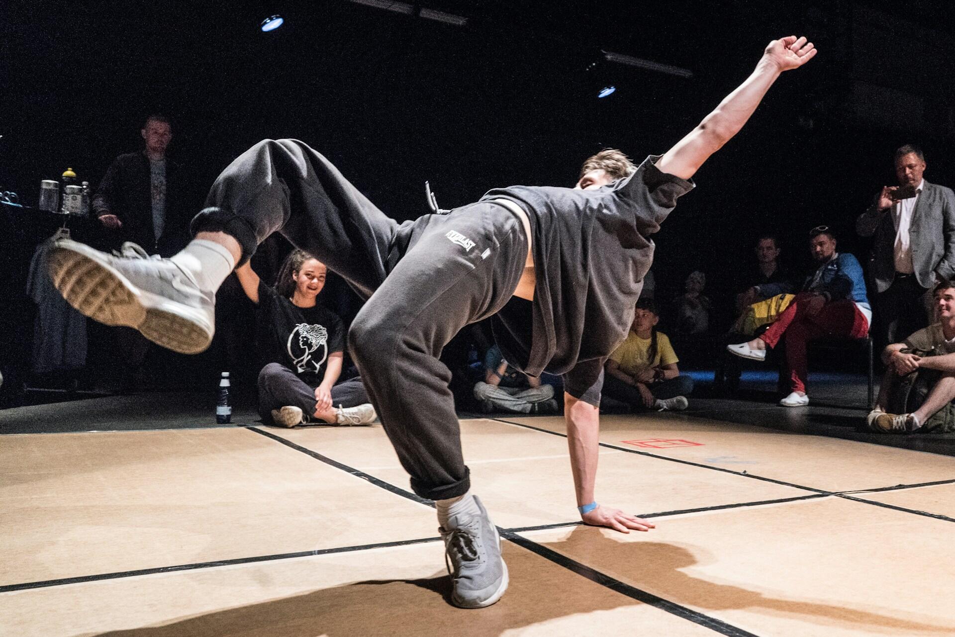 Är breakdance det som hjälper dig nå dina mål. 