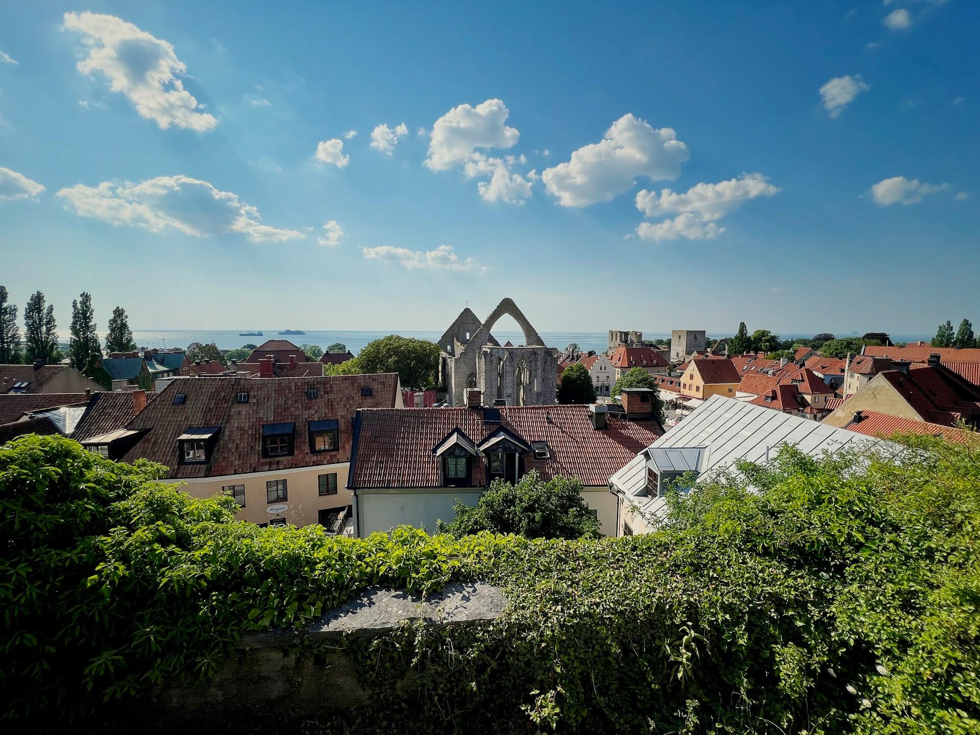 Bild av staden Visby på Gotland.