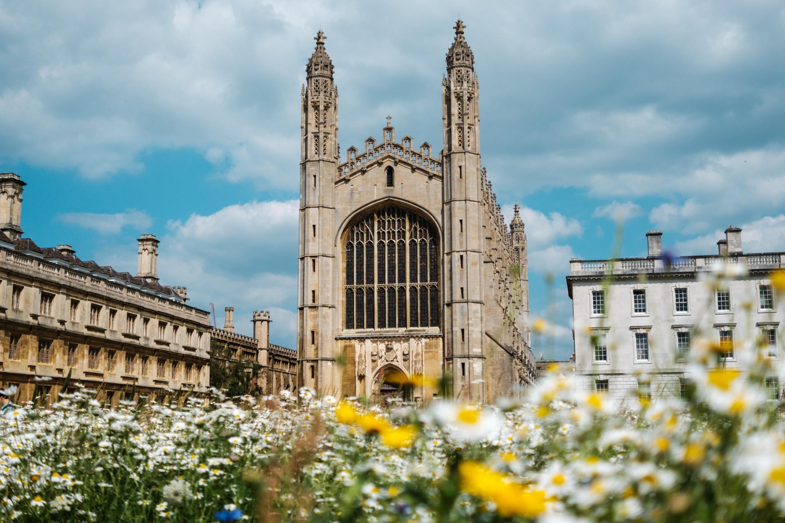  Cambridges universitet en sommardag