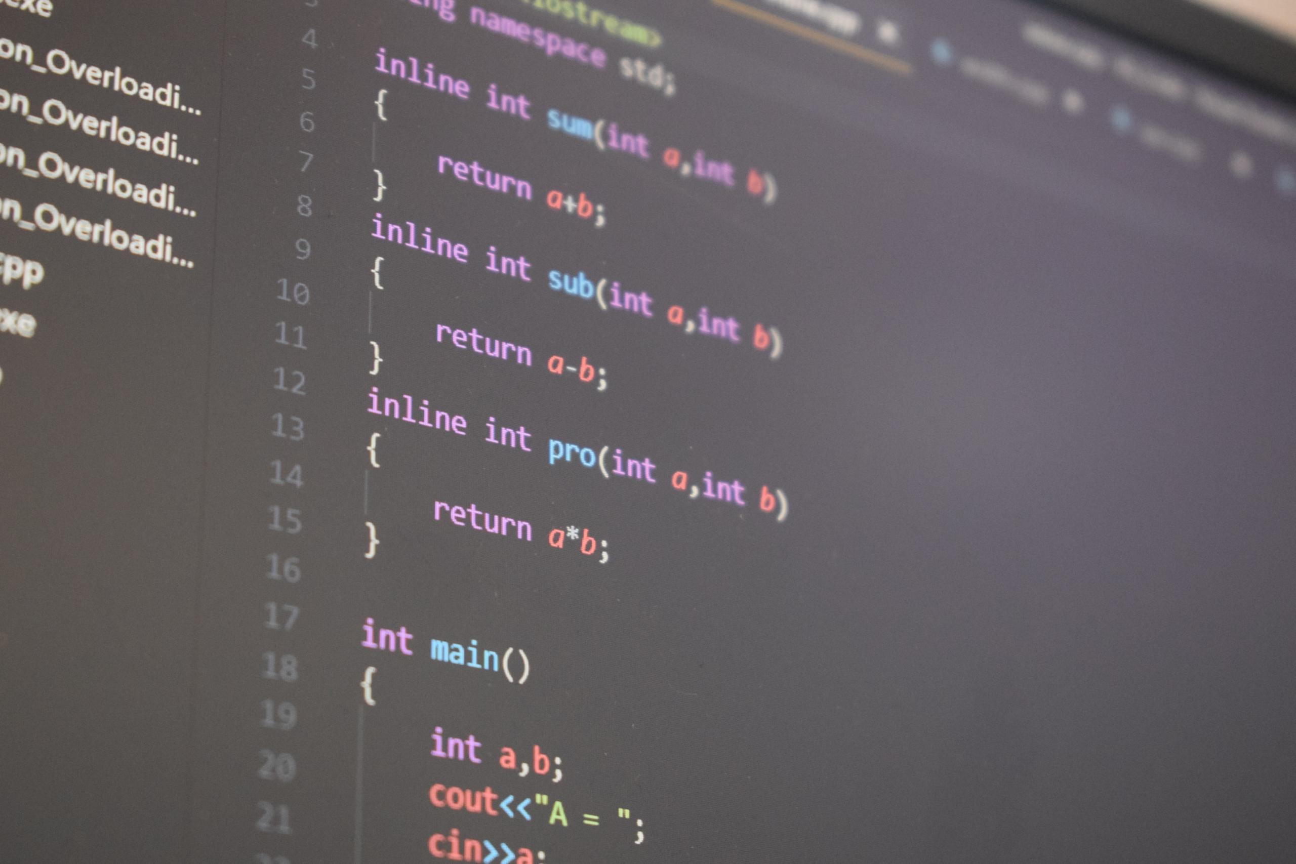 Programmeringstext på datorskärm