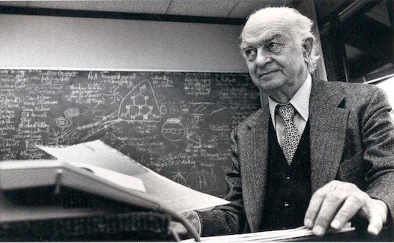 1900-talets vetenskapsman Linus Pauling under sitt arbete i Oregon. 