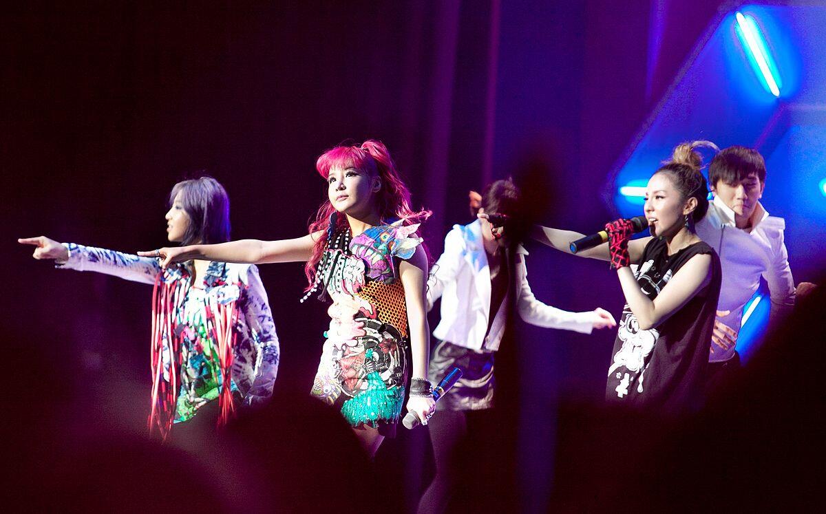 K-popgruppen 2NE1 från 2011