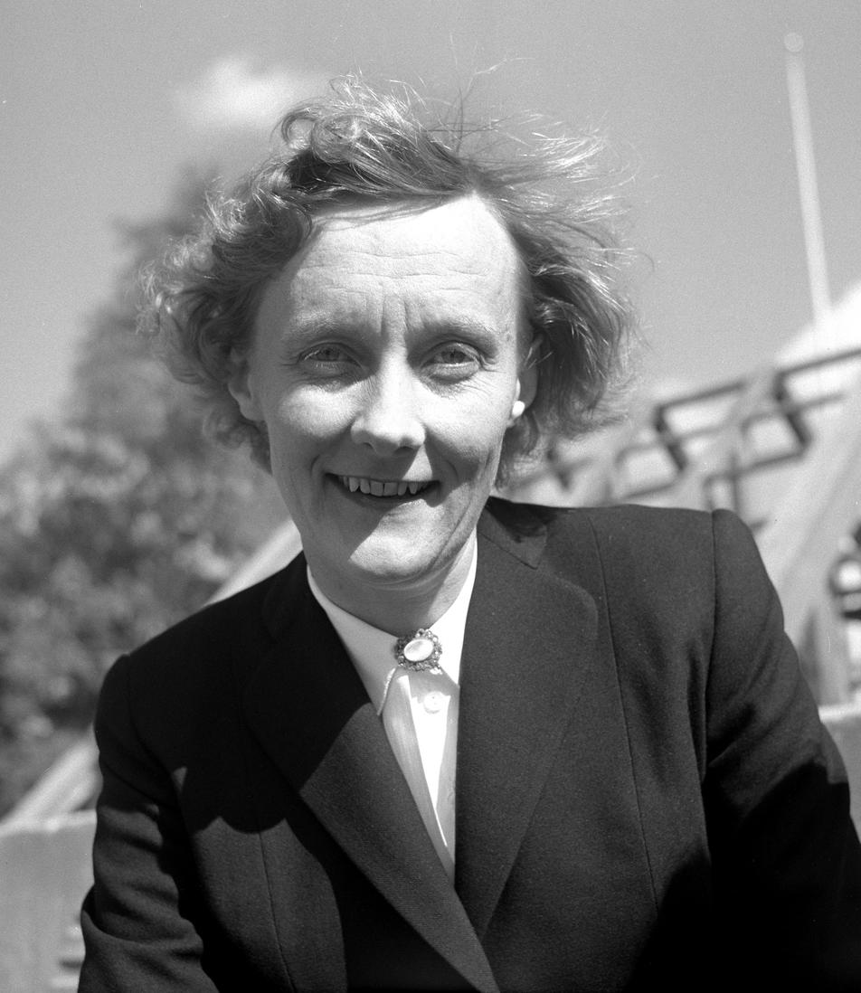 Porträtt av författarinnan Astrid Lindgren