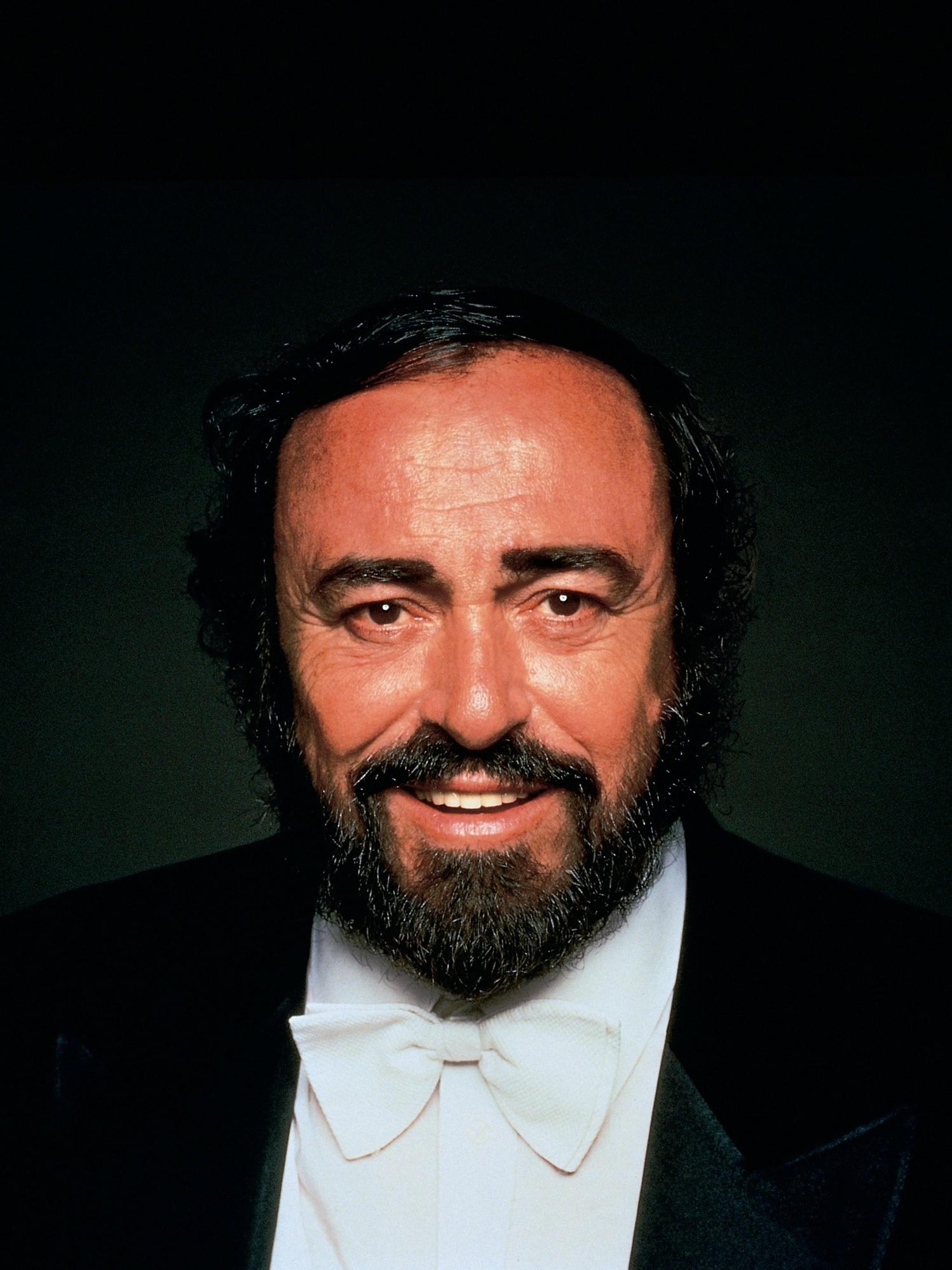 Fotografi på den kände operasångaren Luciano Pavarotti, historiens kanske mest kände operasångare (1935 - 2007).