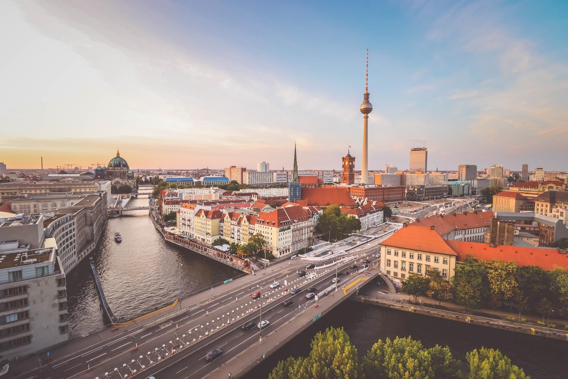 Flygfoto över staden Berlin i Tyskland