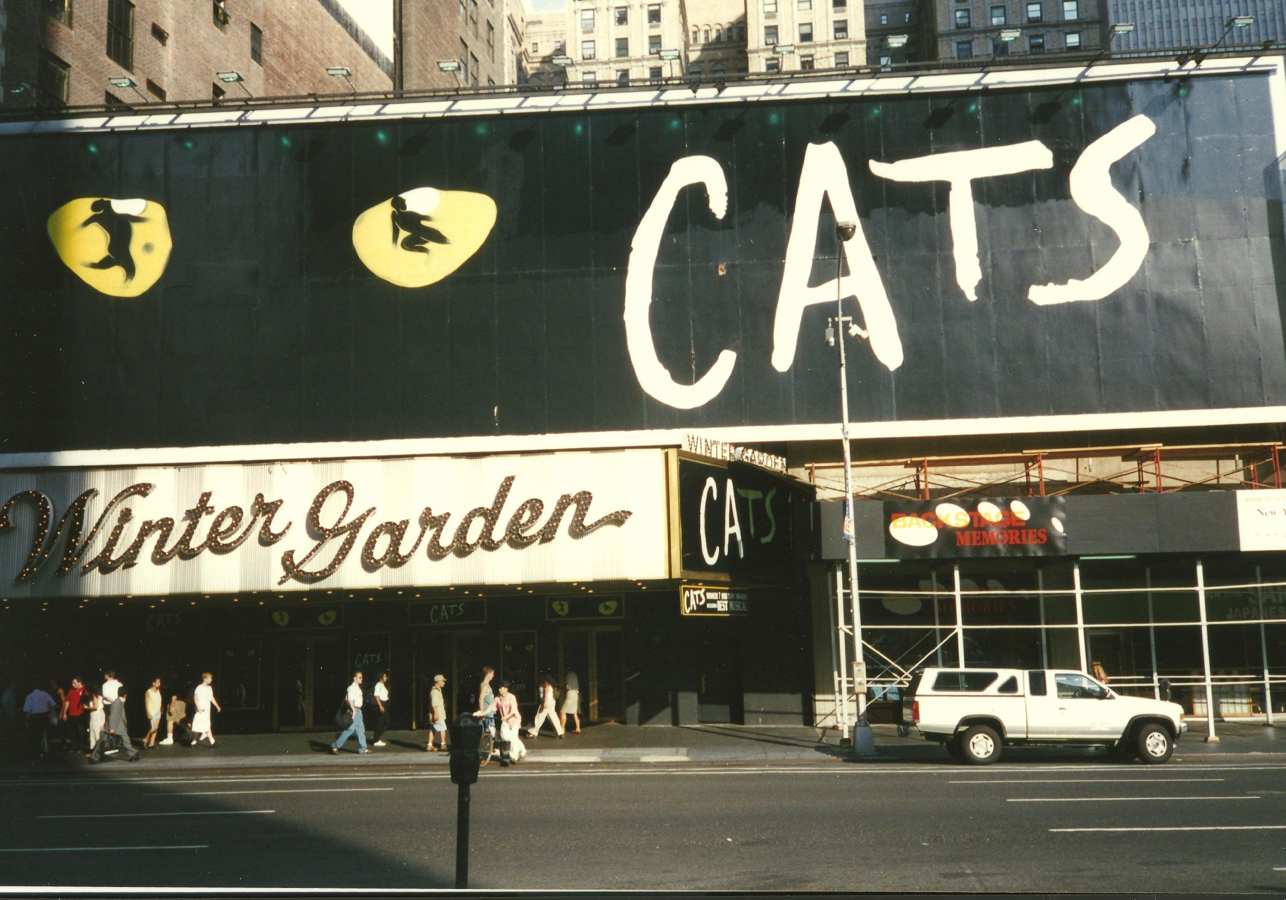 Cats musikal affisch på byggnad